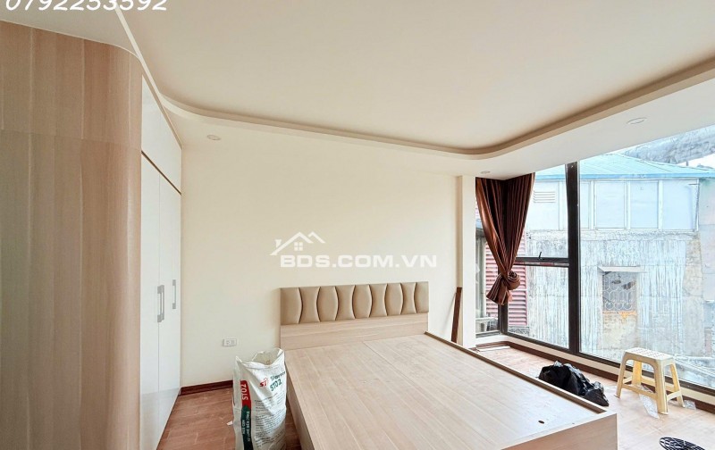 Bán Nhà! Văn Chương. Đống Đa. 27-30m x 4 tầng. Mặt Tiền 5m. Giá bán 7.5 tỷ.